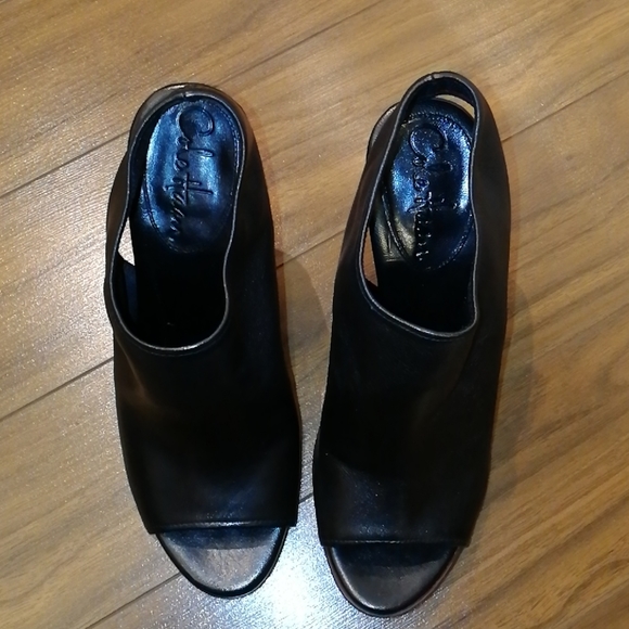 Like-new Gorgeous Cole Haan black leather stilettos - Picture 4 of 8